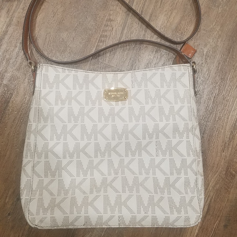 Michael Kors cross body purse